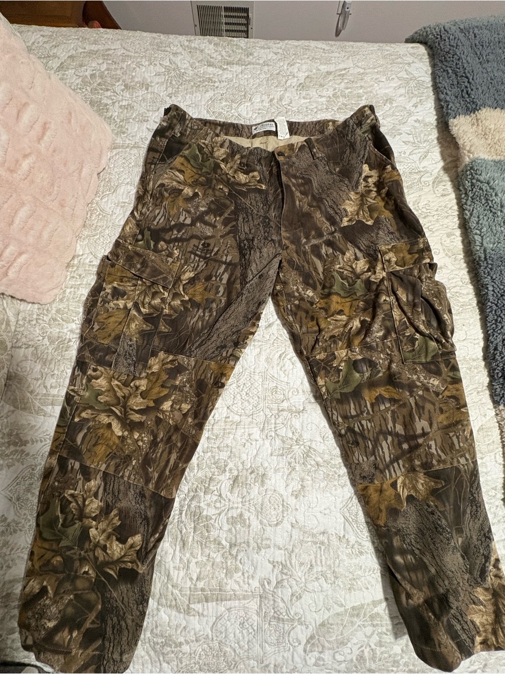 Columbia Men's Cargo Pants - Brown & Green Camo